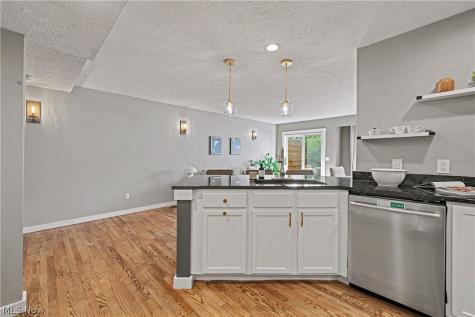 511 Literary Road Cleveland OH 44113