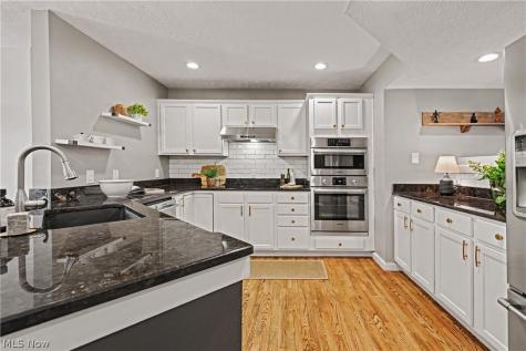 511 Literary Road Cleveland OH 44113