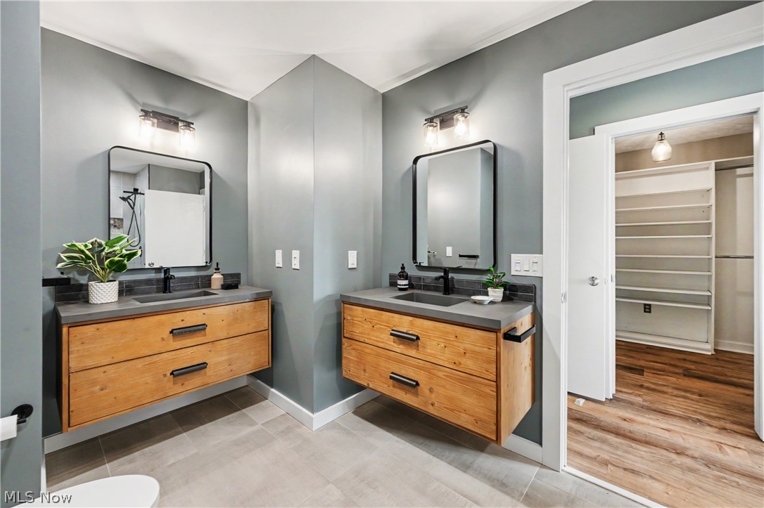 511 Literary Road Cleveland OH 44113