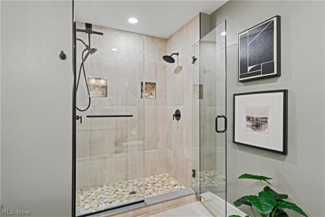 511 Literary Road Cleveland OH 44113