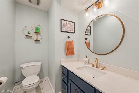 511 Literary Road Cleveland OH 44113