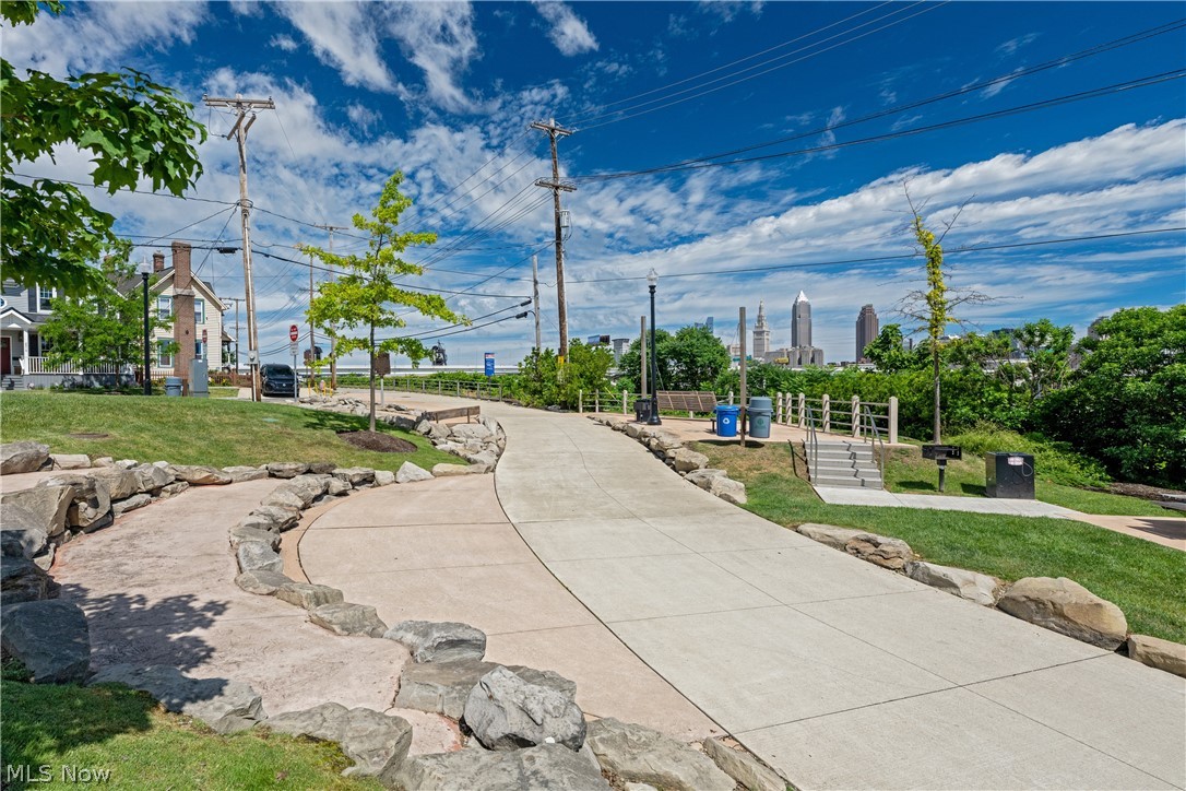 511 Literary Road Cleveland OH 44113