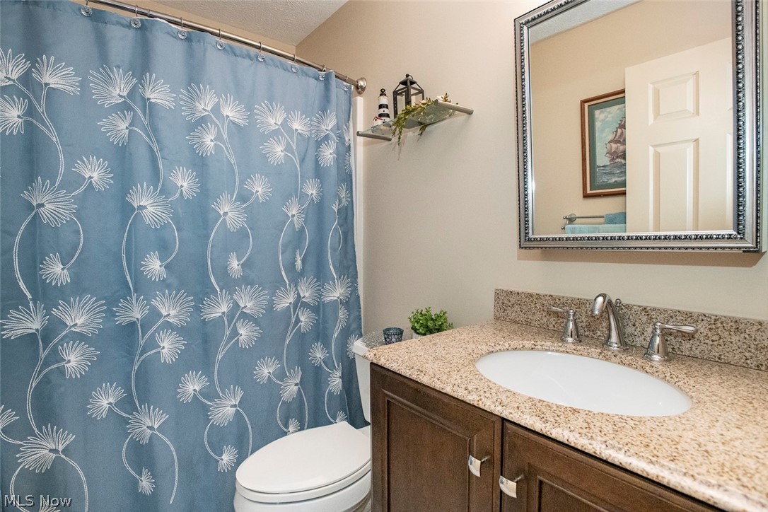 28 Pond Drive Rocky River OH 44116