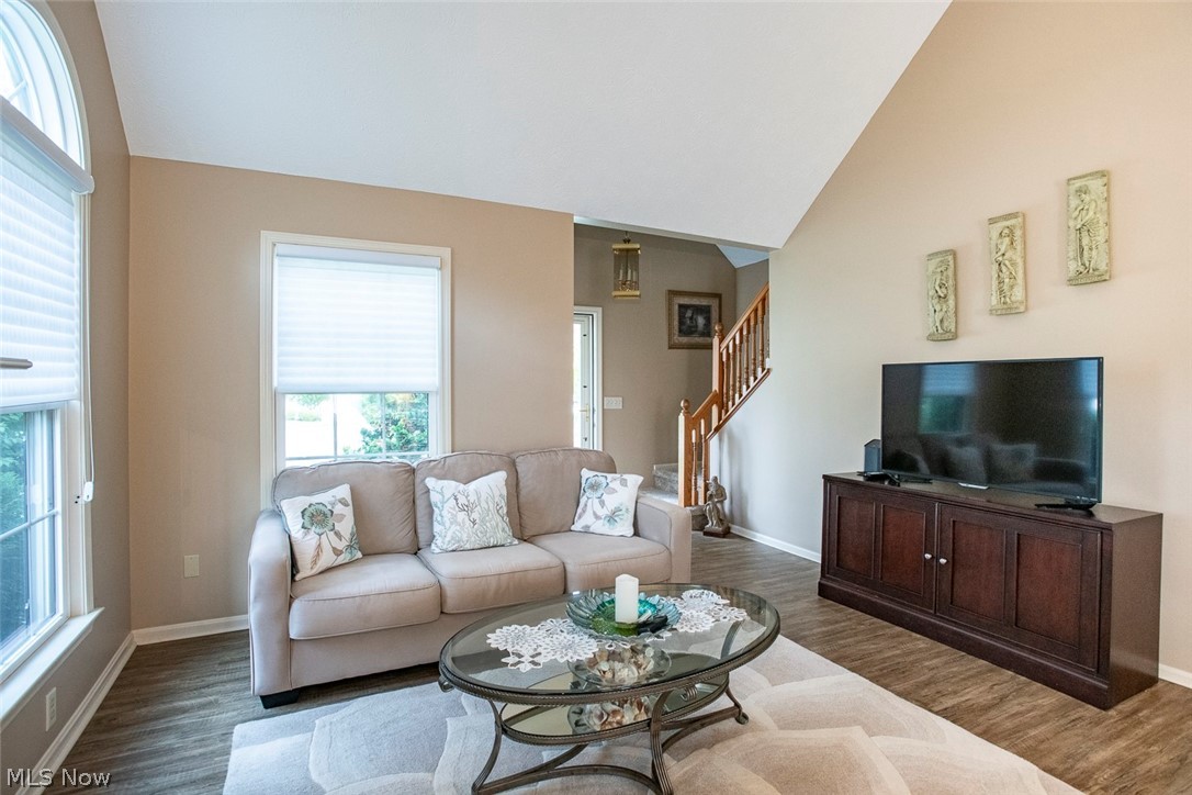28 Pond Drive Rocky River OH 44116