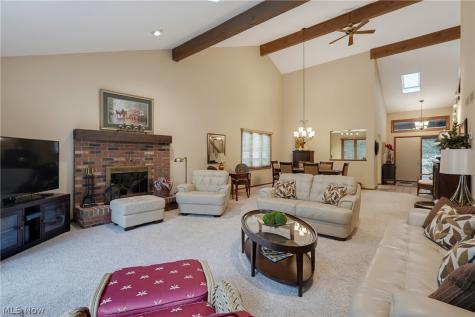 7582 Heather Circle Kent OH 44240