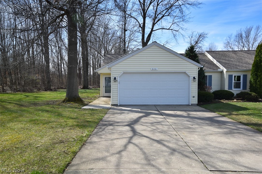 2121 Oakwood Court Avon OH 44011