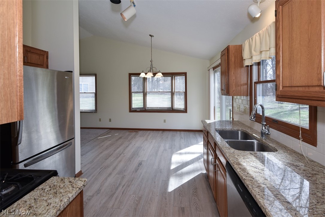 2121 Oakwood Court Avon OH 44011