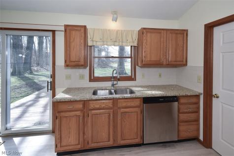 2121 Oakwood Court Avon OH 44011