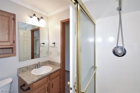 2121 Oakwood Court Avon OH 44011