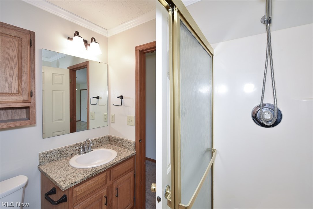 2121 Oakwood Court Avon OH 44011