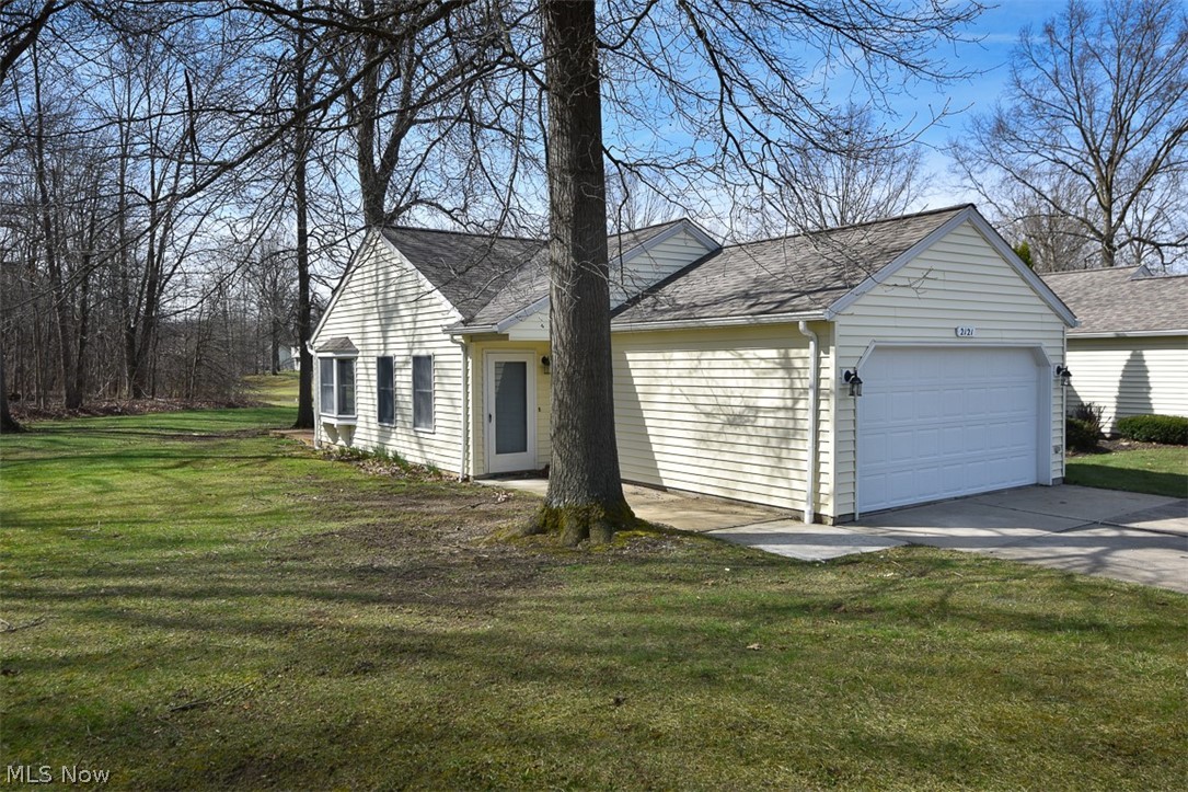2121 Oakwood Court Avon OH 44011