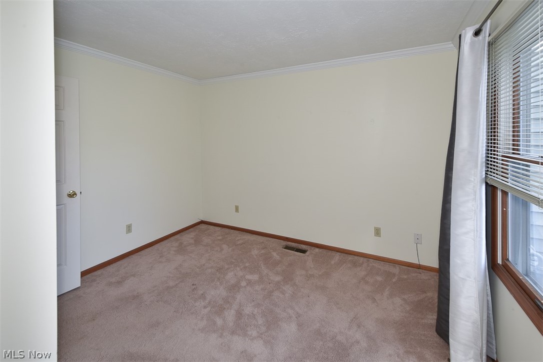 2121 Oakwood Court Avon OH 44011