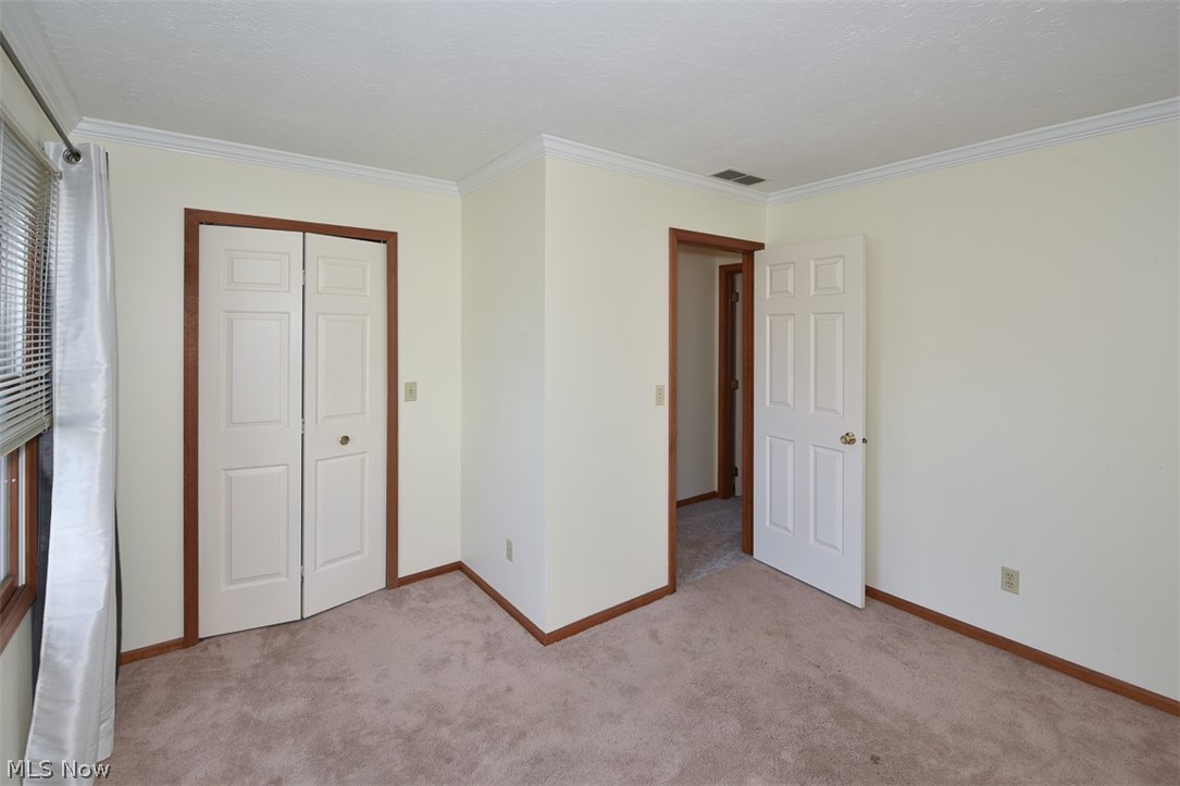 2121 Oakwood Court Avon OH 44011