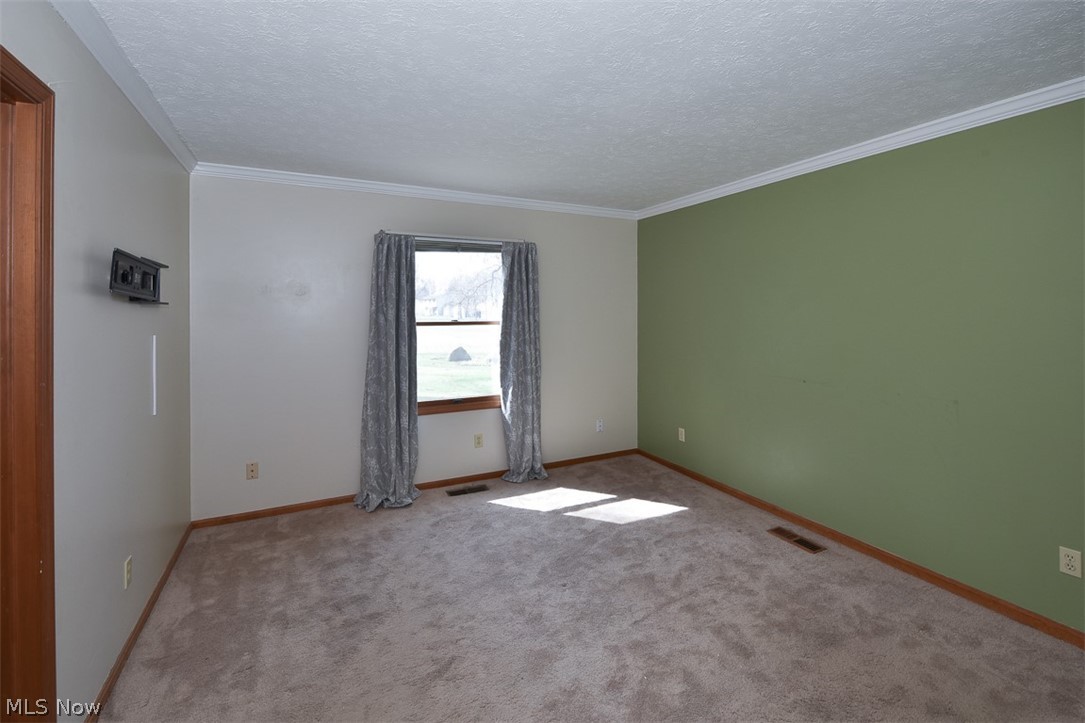 2121 Oakwood Court Avon OH 44011