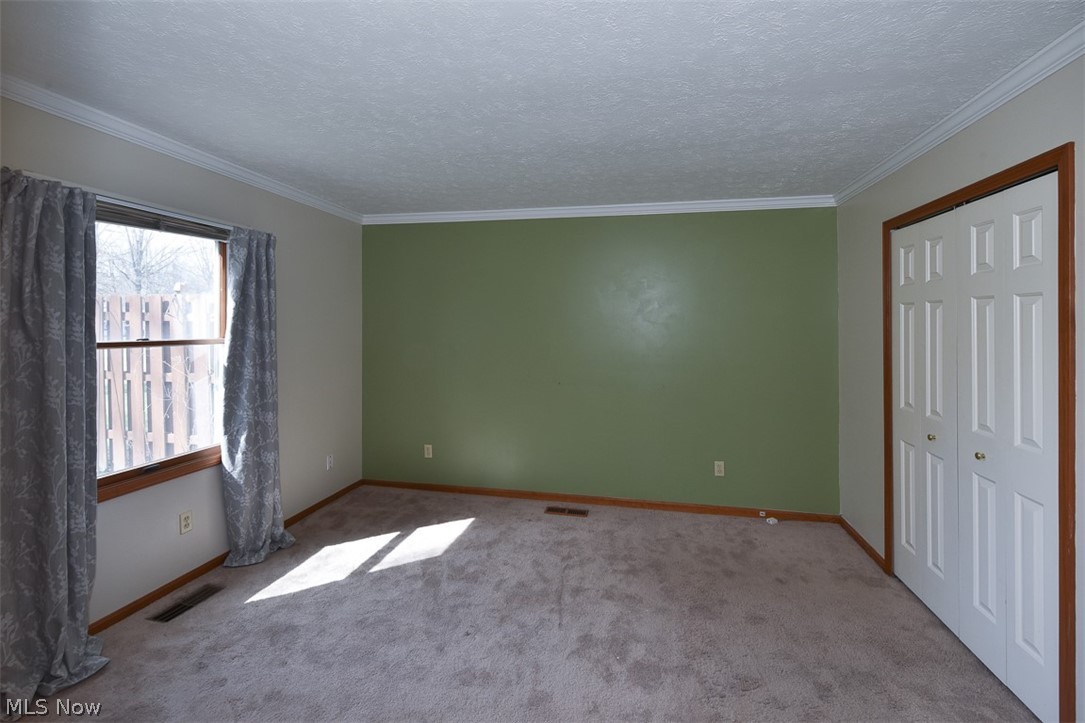2121 Oakwood Court Avon OH 44011