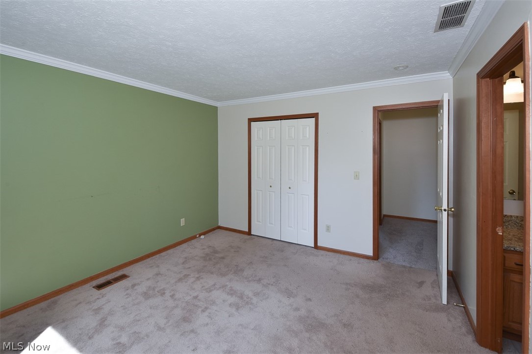 2121 Oakwood Court Avon OH 44011
