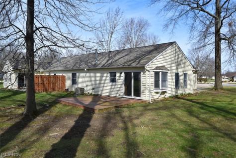 2121 Oakwood Court Avon OH 44011