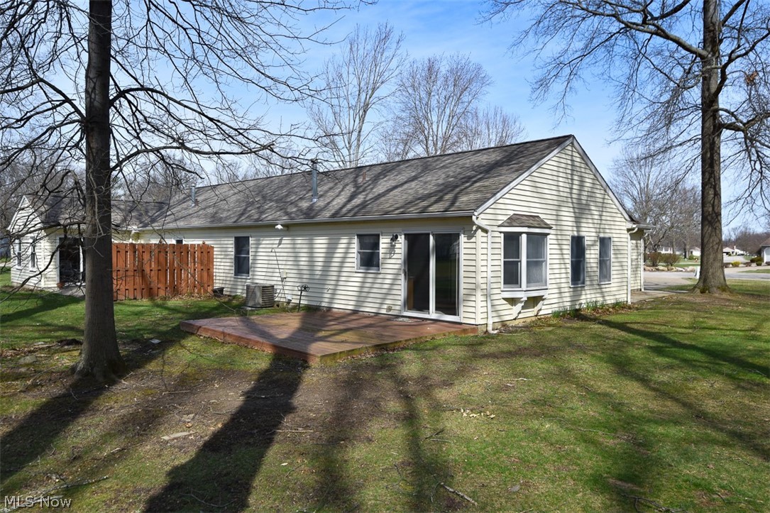 2121 Oakwood Court Avon OH 44011