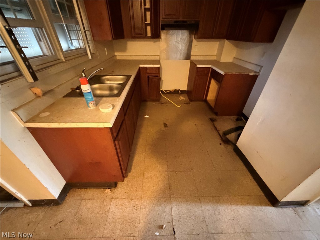 9321 Manor Avenue Cleveland OH 44104