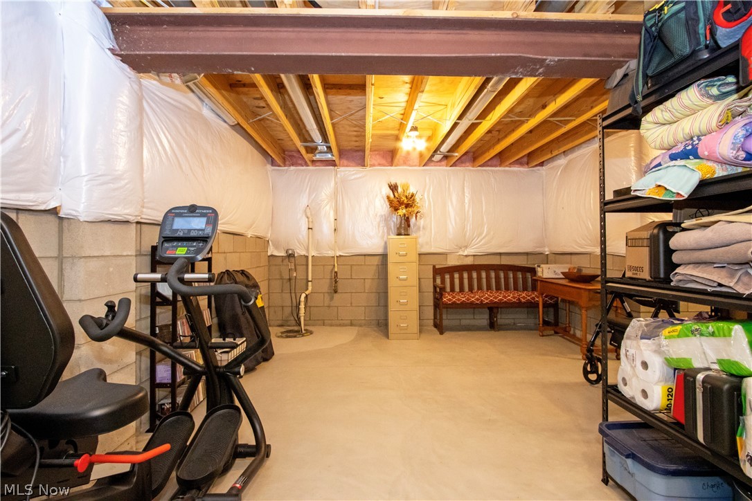 233 Woodbury Circle Dalton OH 44618
