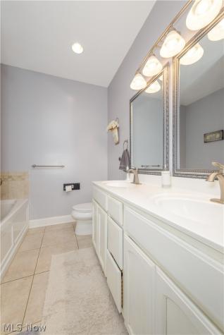 3721 Old Hickory Avenue NW Canton OH 44718