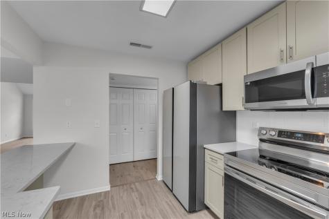 23219 Bennington Hamlet Circle Euclid OH 44123