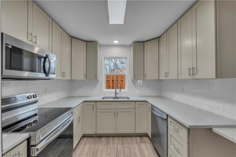 23219 Bennington Hamlet Circle Euclid OH 44123