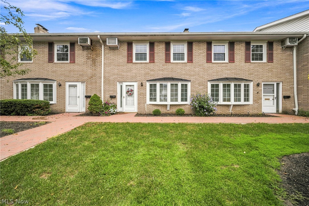 9 Meadowlawn Drive Mentor OH 44060
