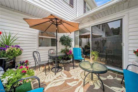 9 Meadowlawn Drive Mentor OH 44060