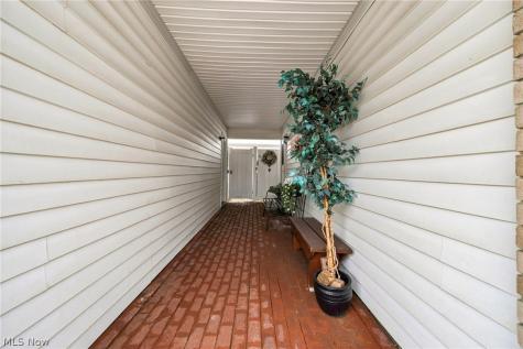 9 Meadowlawn Drive Mentor OH 44060
