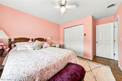 9 Meadowlawn Drive Mentor OH 44060