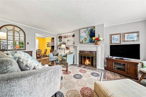 9 Meadowlawn Drive Mentor OH 44060