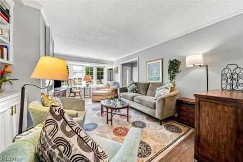 9 Meadowlawn Drive Mentor OH 44060