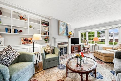 9 Meadowlawn Drive Mentor OH 44060