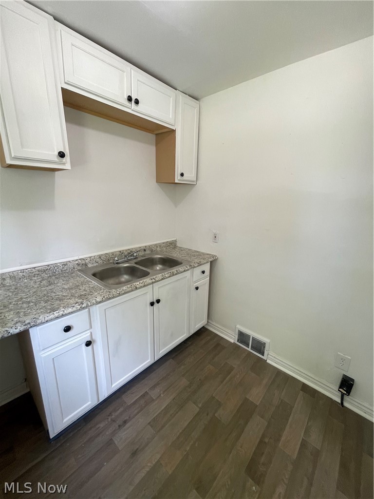 22651 Fox Euclid OH 44123