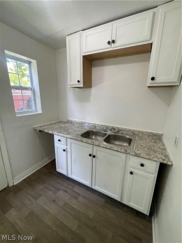 22651 Fox Euclid OH 44123