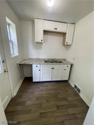 22651 Fox Euclid OH 44123