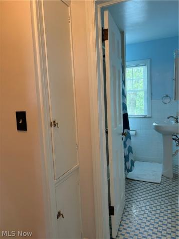 2748 Wooster Road Rocky River OH 44116