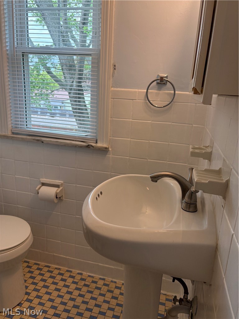 2748 Wooster Road Rocky River OH 44116
