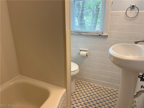 2748 Wooster Road Rocky River OH 44116