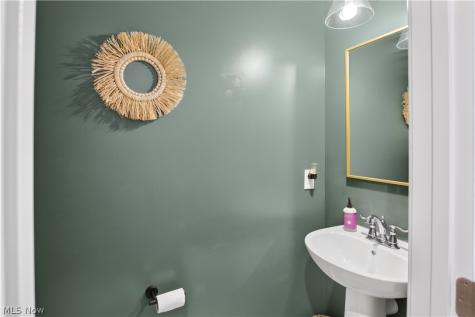 1195 Meadow Run Copley OH 44321