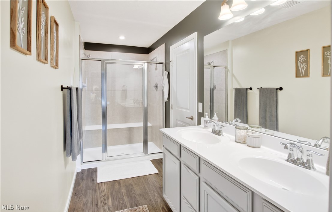 1195 Meadow Run Copley OH 44321