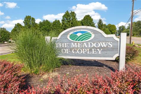 1195 Meadow Run Copley OH 44321