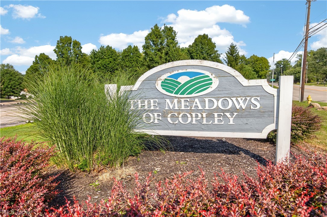 1195 Meadow Run Copley OH 44321