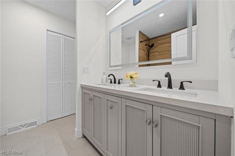 4449 Cushing Lane Richmond Heights OH 44143