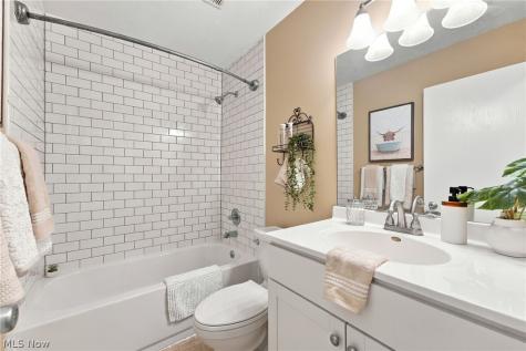 547 Center Avenue Cuyahoga Falls OH 44221
