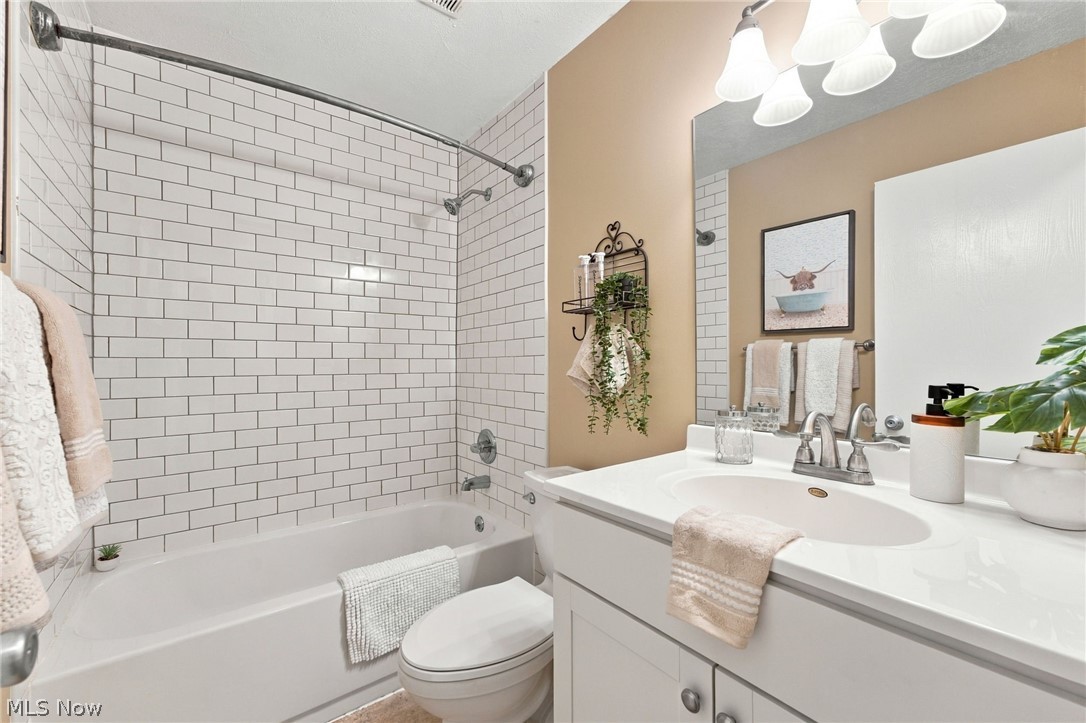 547 Center Avenue Cuyahoga Falls OH 44221