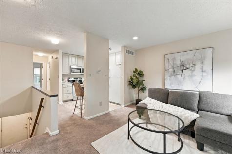 547 Center Avenue Cuyahoga Falls OH 44221