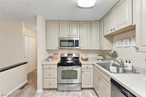 547 Center Avenue Cuyahoga Falls OH 44221