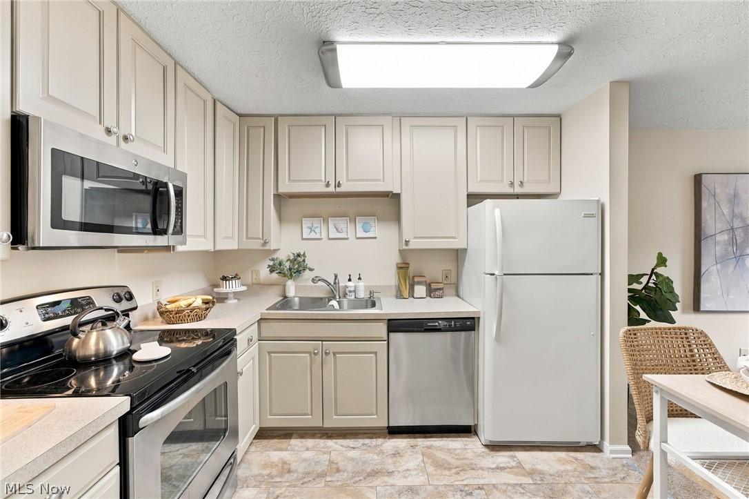 547 Center Avenue Cuyahoga Falls OH 44221